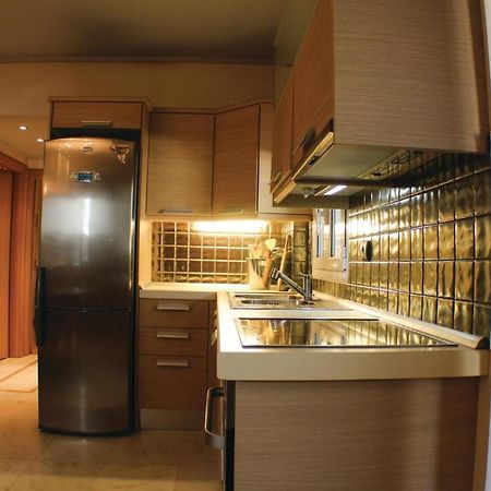 Amazing Home In Artemida With Kitchen Eksteriør billede
